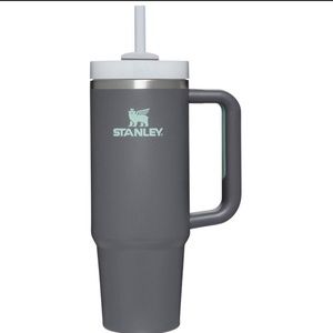 Stanley 30oz flow state quencher tumbler - charcoal
